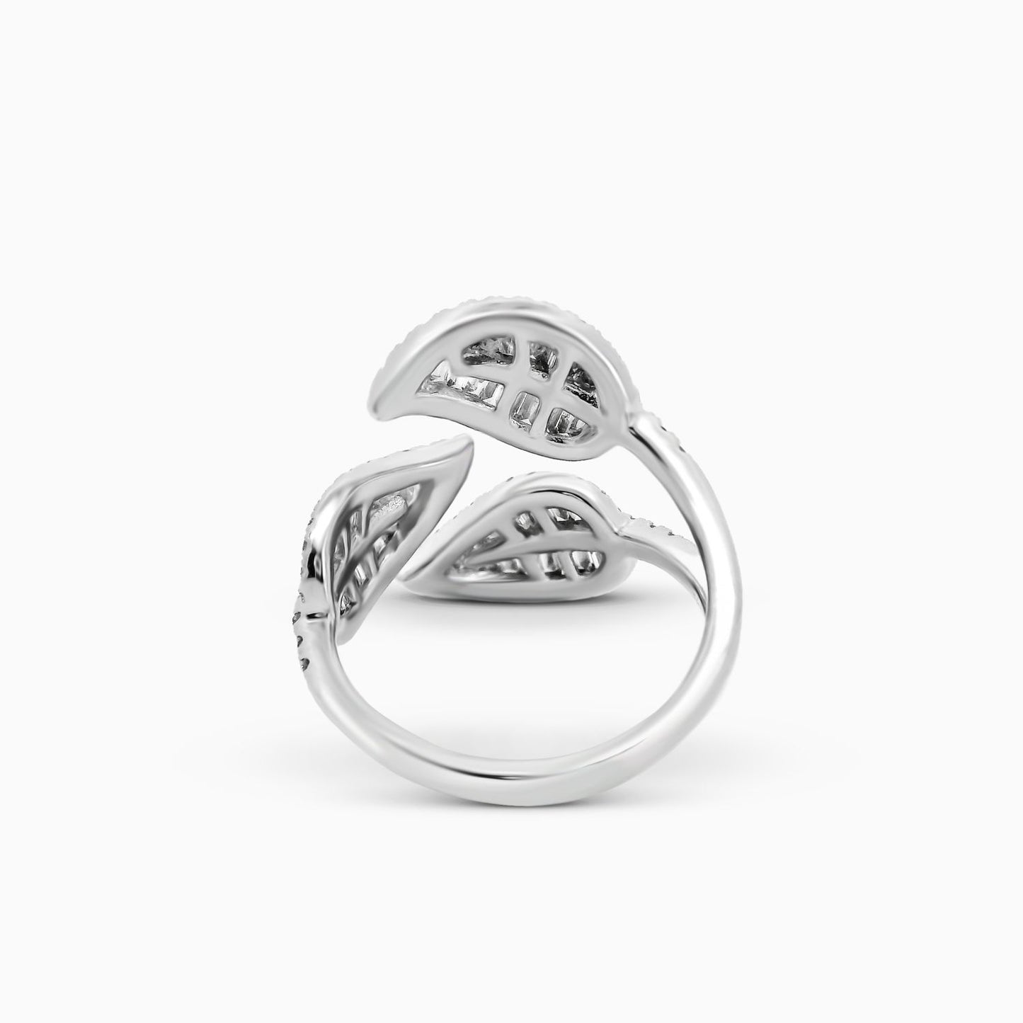 Yaprak Figürlü Pırlanta Yüzük