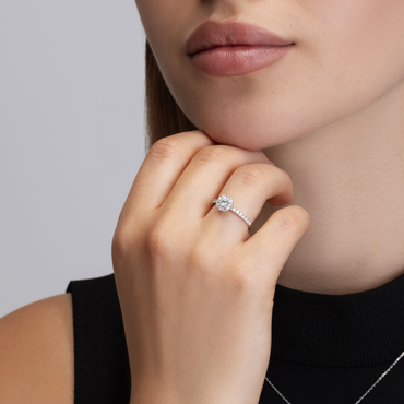 0.49 Karat Pırlanta Küpe