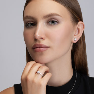 Кольцо с бриллиантом Poise