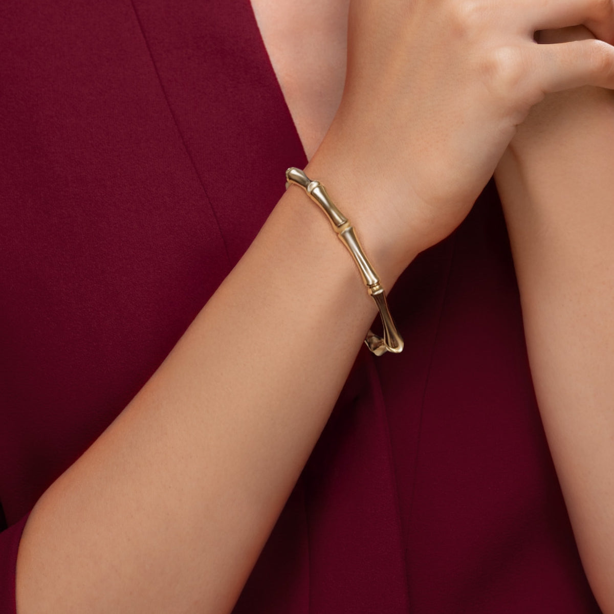 Kemik Tasarımlı Altın Bileklik