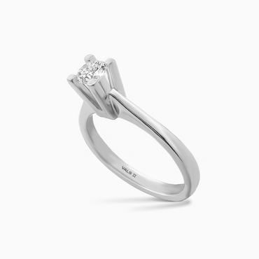 0.30ct Diamond Engagement Ring with Square-Tipped Prongs