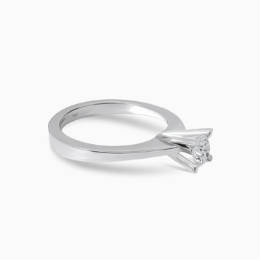 0.30ct Diamond Engagement Ring with Oval-Tipped Prongs