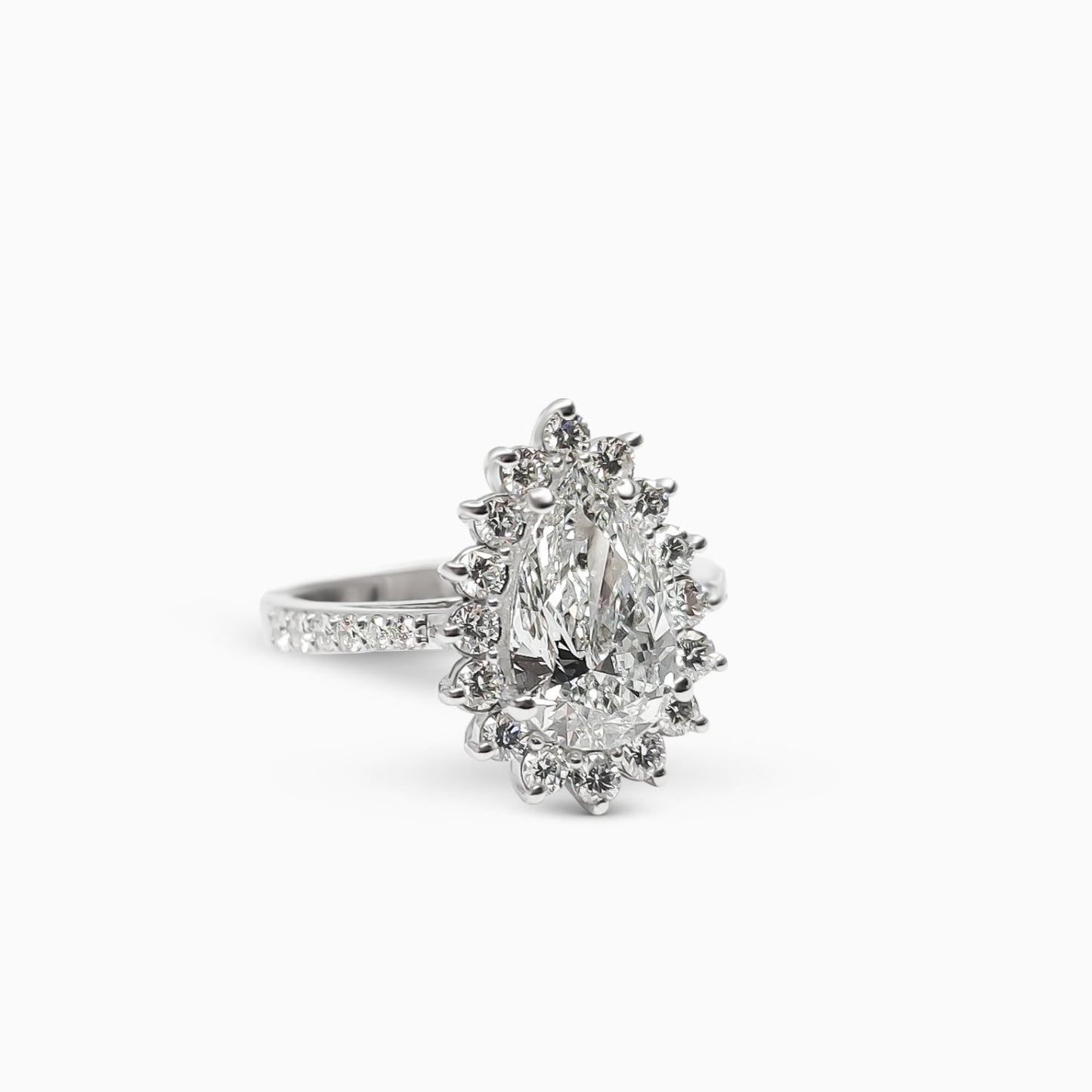 Vals Élan Pırlanta Yüzük