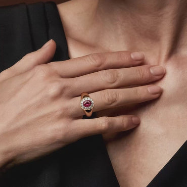 1.09 Karat Oval Kesim Yakut Yüzük